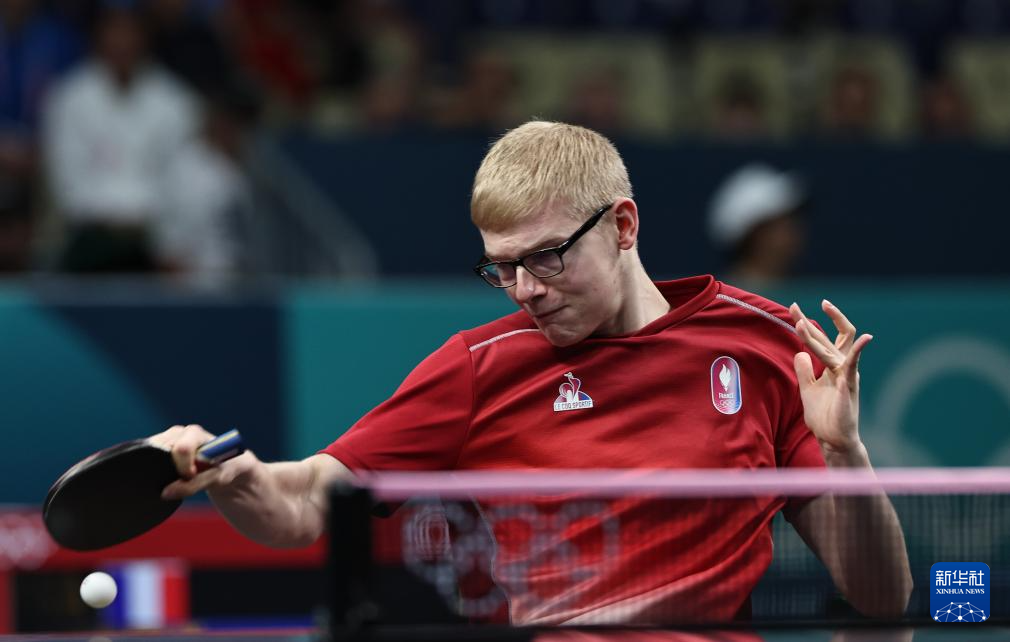 冰雪产业的 冰雪产业的